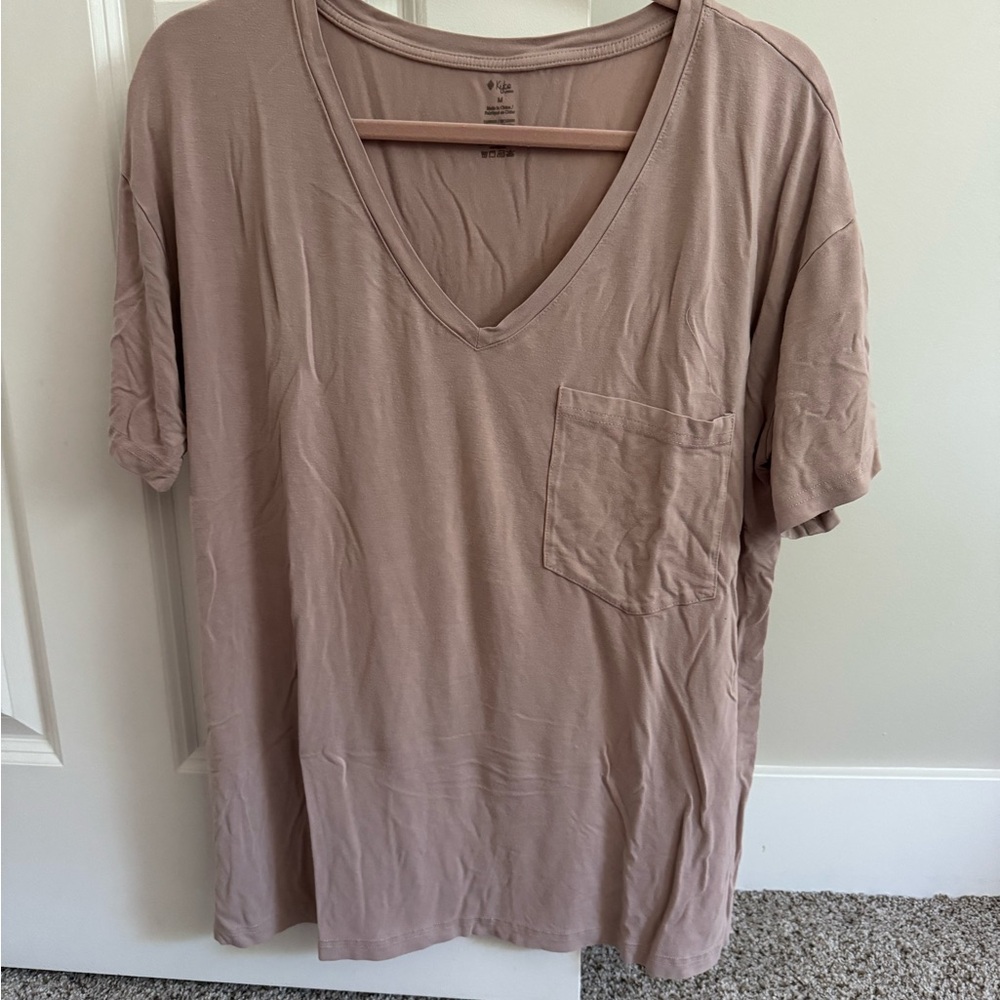 Kyte BABY women’s relaxed fit v neck in blush, medium